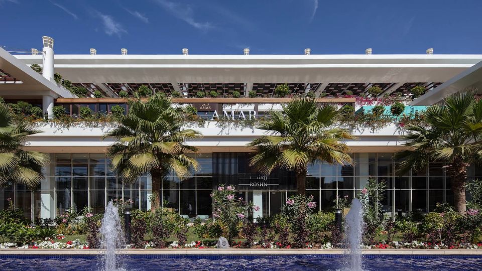 تجربة فاخرة في لاونج قمر جدة